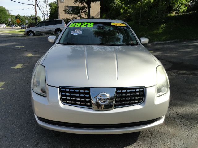 2004 Nissan Maxima SE