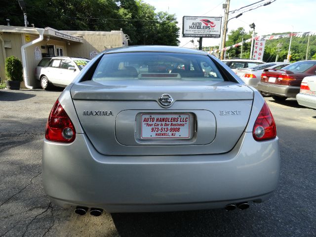 2004 Nissan Maxima SE