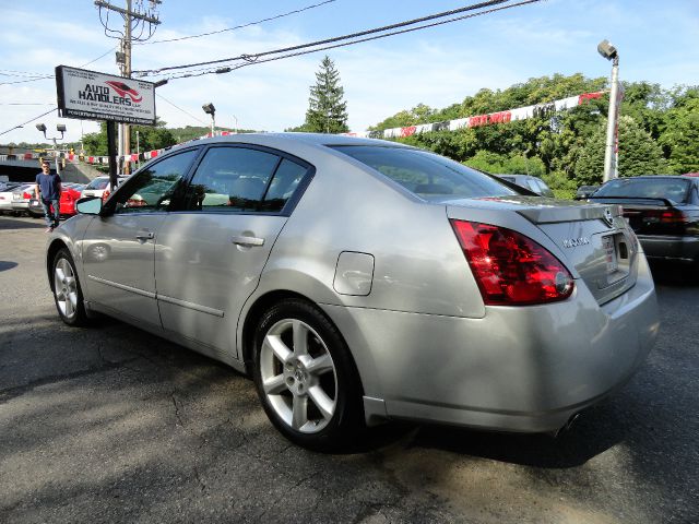 2004 Nissan Maxima SE