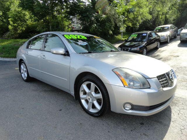 2004 Nissan Maxima SE