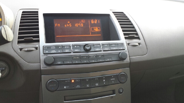 2004 Nissan Maxima SE