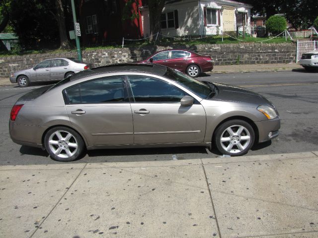 2004 Nissan Maxima SE