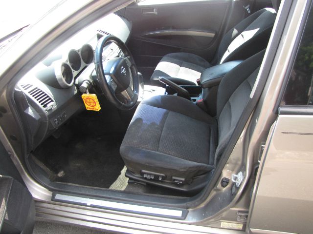2004 Nissan Maxima SE