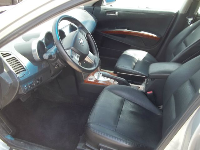 2004 Nissan Maxima SE