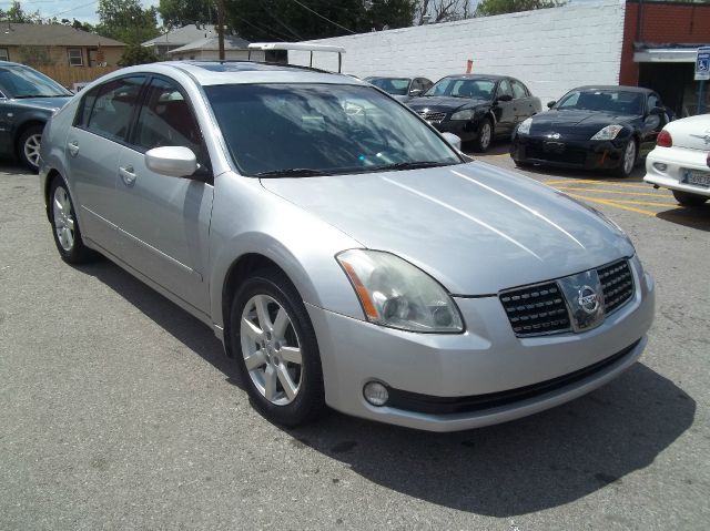 2004 Nissan Maxima SE