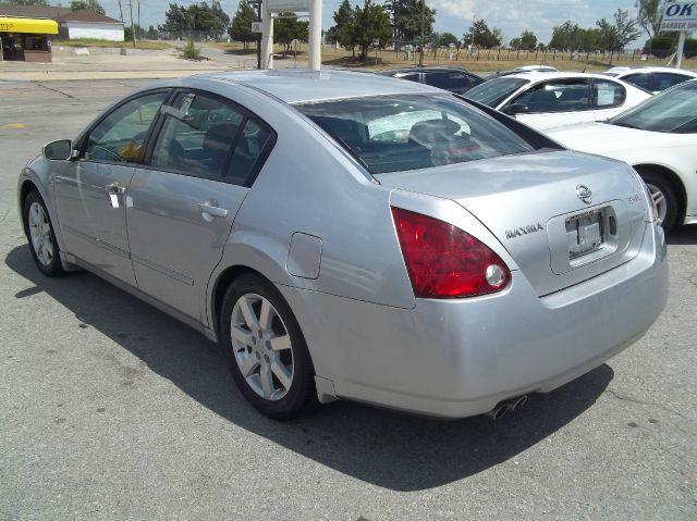 2004 Nissan Maxima SE