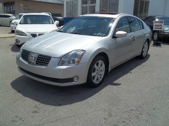 2004 Nissan Maxima SE