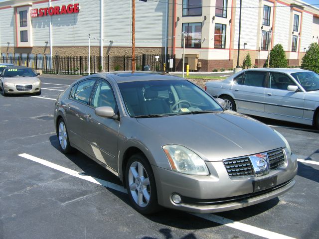 2004 Nissan Maxima SE