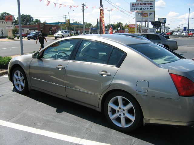 2004 Nissan Maxima SE