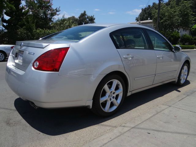 2005 Nissan Maxima SE