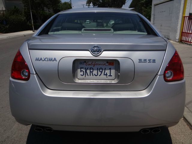 2005 Nissan Maxima SE