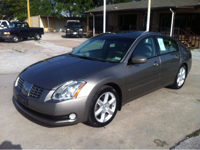 2005 Nissan Maxima SE