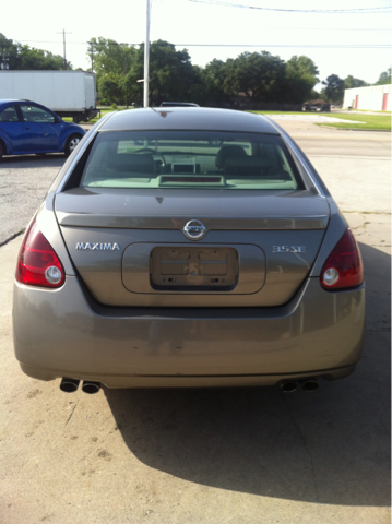2005 Nissan Maxima SE