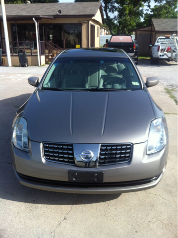 2005 Nissan Maxima SE
