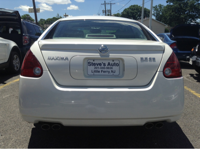 2005 Nissan Maxima SE
