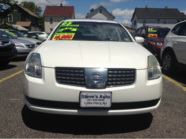 2005 Nissan Maxima SE