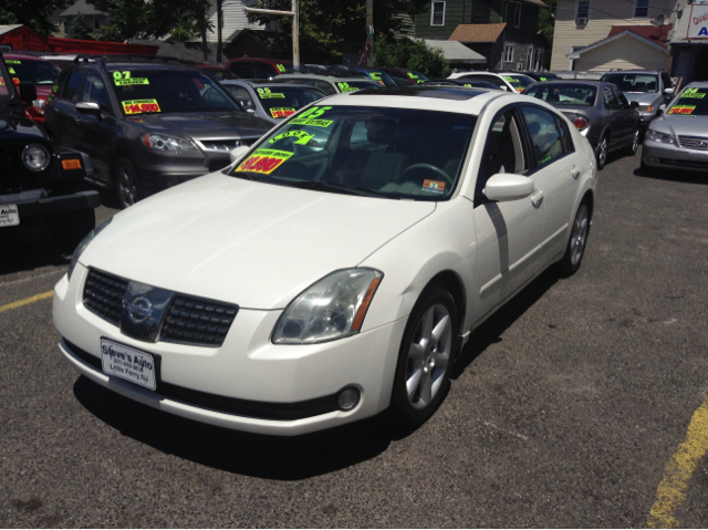 2005 Nissan Maxima SE