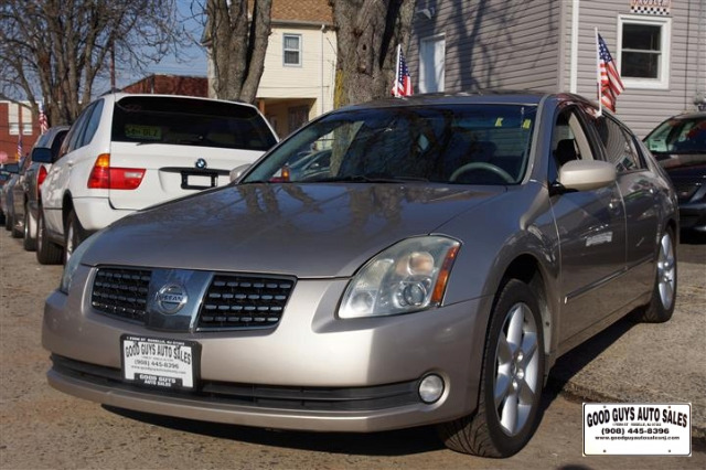 2005 Nissan Maxima SE