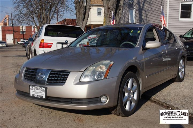2005 Nissan Maxima SE