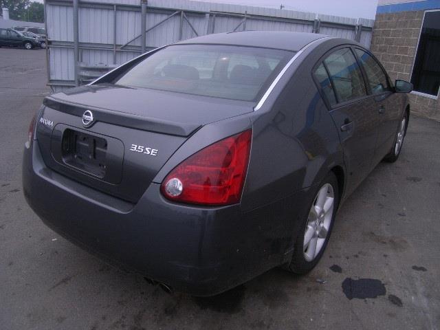 2005 Nissan Maxima SE