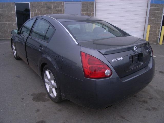 2005 Nissan Maxima SE