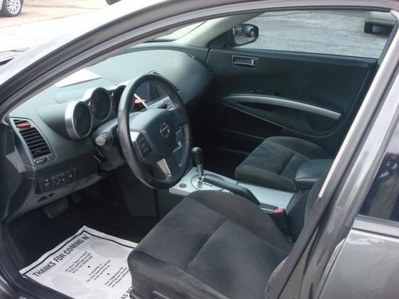 2005 Nissan Maxima SE