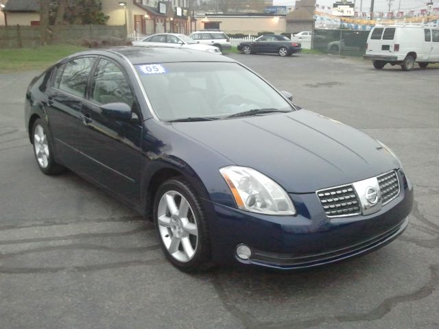 2005 Nissan Maxima SE