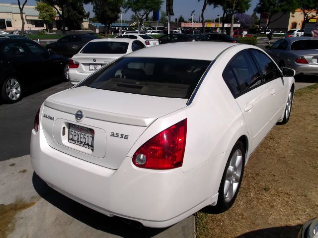 2005 Nissan Maxima SE