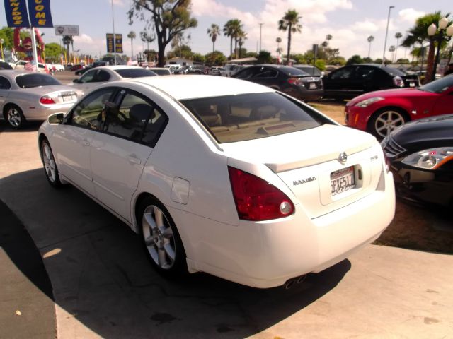 2005 Nissan Maxima SE