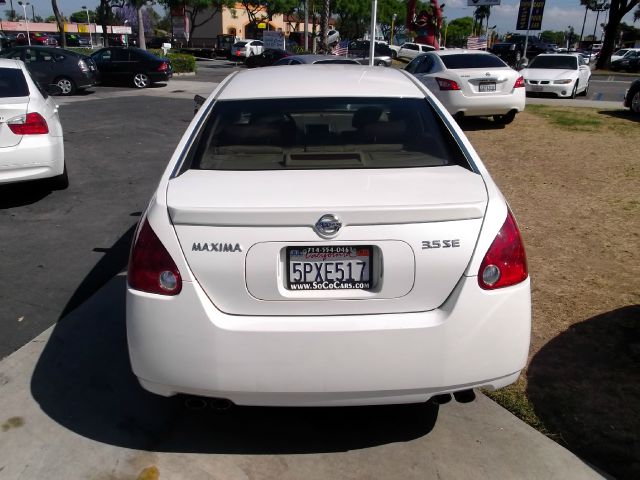 2005 Nissan Maxima SE