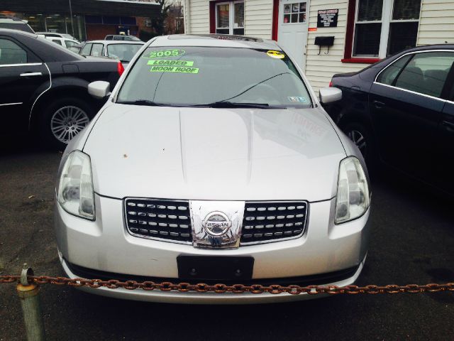 2005 Nissan Maxima SE