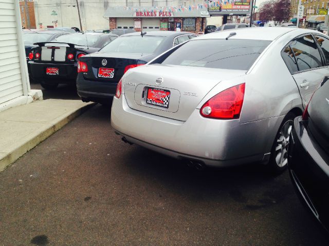 2005 Nissan Maxima SE