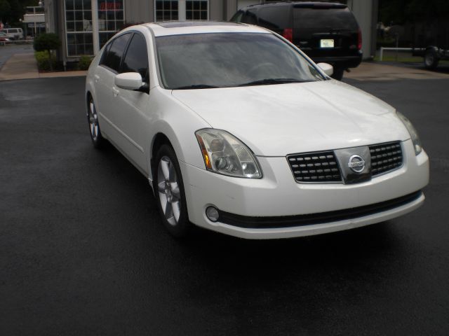 2005 Nissan Maxima SE