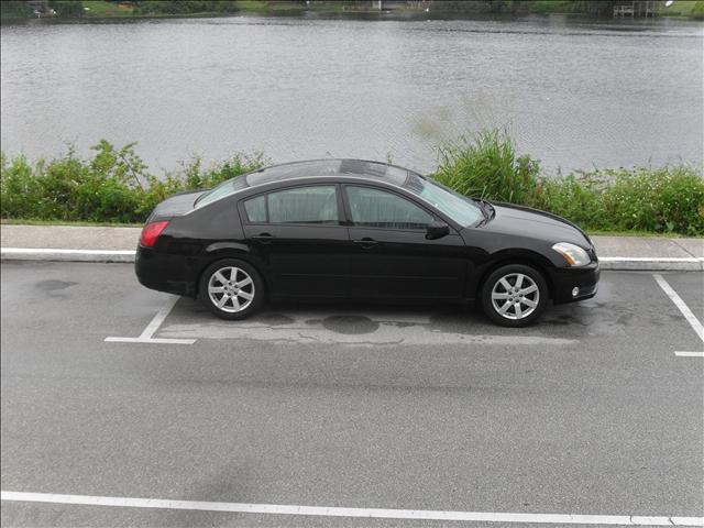 2005 Nissan Maxima 4WD Double Cab 5.7L V8 Tundra Grade