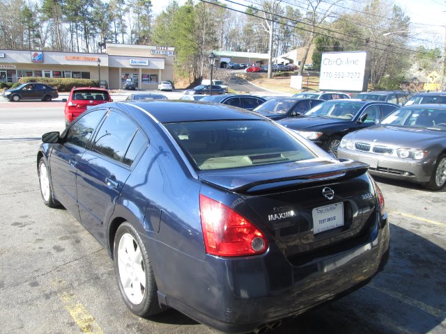 2005 Nissan Maxima SE