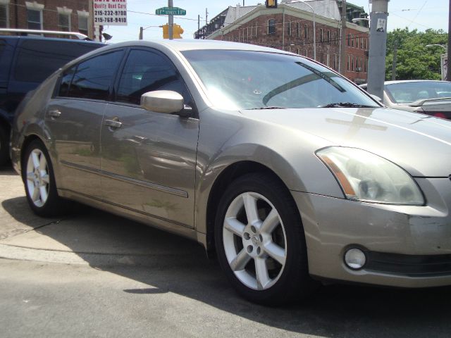 2005 Nissan Maxima SE