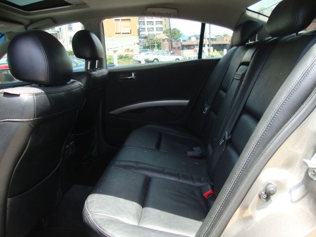 2005 Nissan Maxima SE