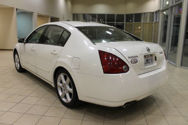 2005 Nissan Maxima SE