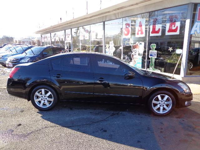 2005 Nissan Maxima ST Pickup 4D 5 1/2 Ft