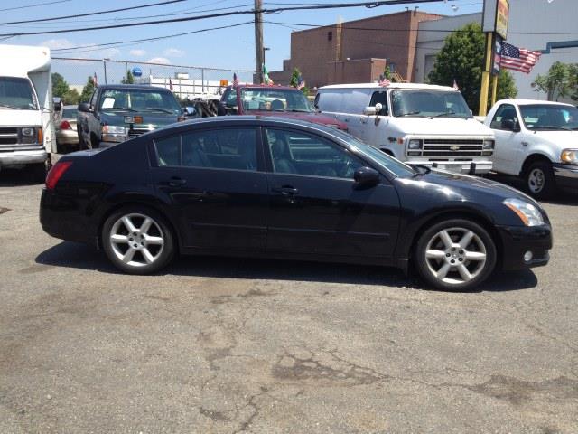 2005 Nissan Maxima 330i Sedan