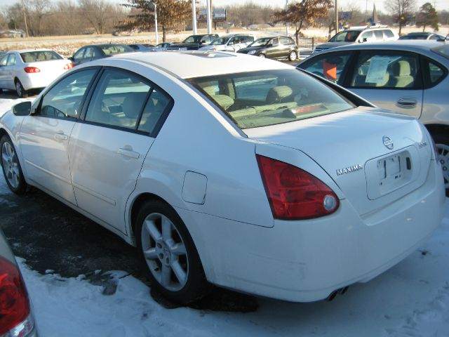 2005 Nissan Maxima SE