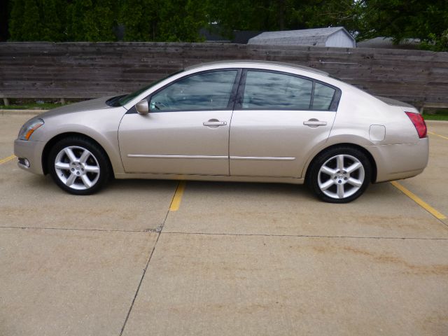 2005 Nissan Maxima SE