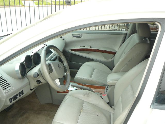 2005 Nissan Maxima SE