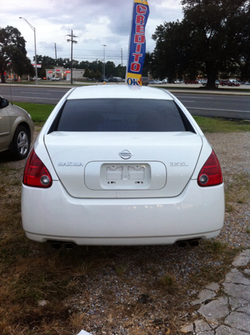 2005 Nissan Maxima Regular Cab