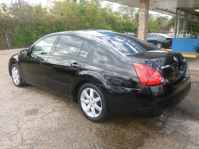 2005 Nissan Maxima SE