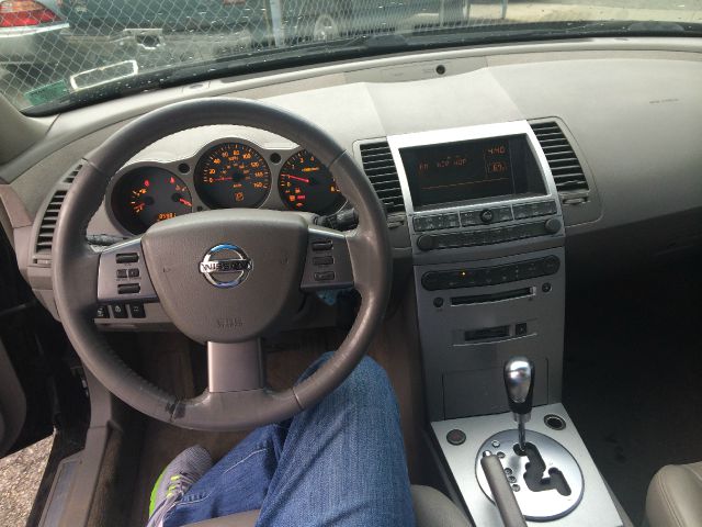 2005 Nissan Maxima LE