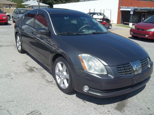 2005 Nissan Maxima SE