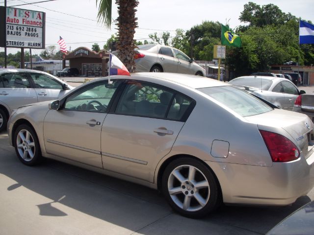 2005 Nissan Maxima SE