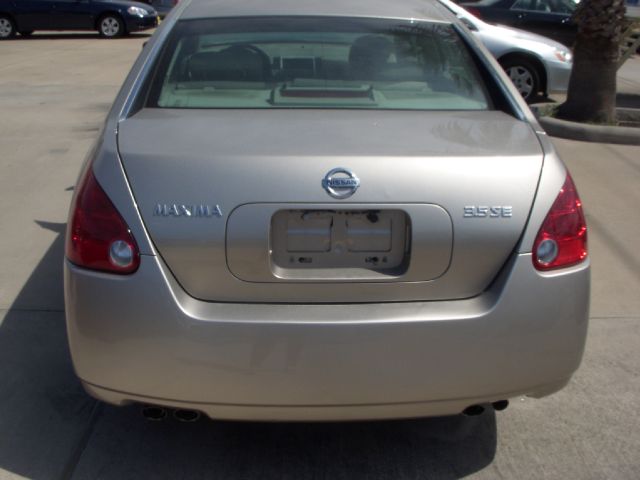 2005 Nissan Maxima SE