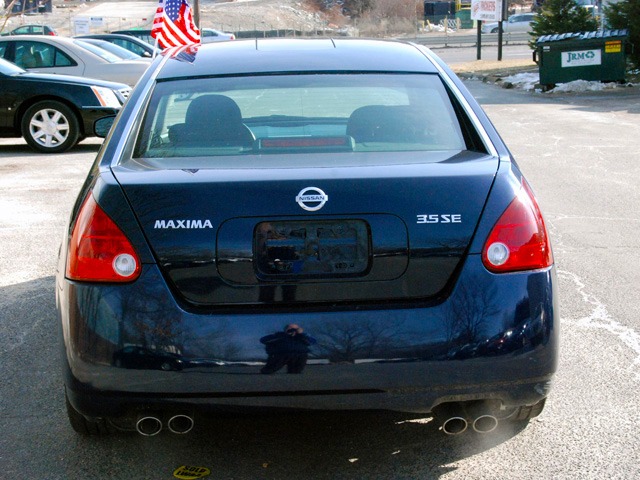 2005 Nissan Maxima SE
